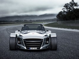 Профессиональное удаление катализатора Donkervoort D8